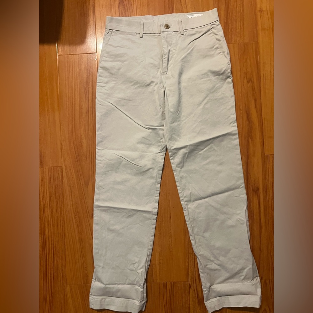 Gap Men's Modern Relaxed Straight White Khaki